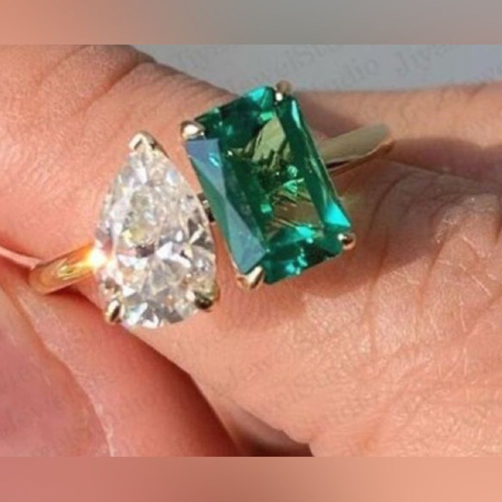 Dual stone bright green pear cut and sparkly cubic zirconia elongated radiant cu